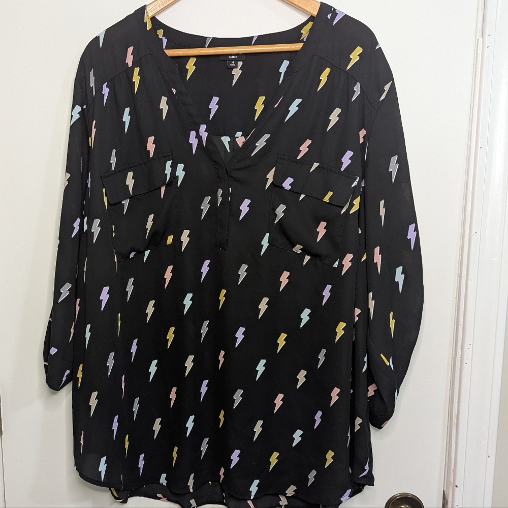 Torrid Rainbow Lightning Bolt Harper Vneck Top #381